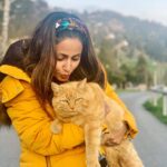 Hina Khan Instagram – Meet Lucy… #SwissDiaries #SherKhanWithMiniSherKhan #Garfield