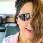 Hina Khan Instagram - Life is too short to always be serious.. #GoofyLittleKid #SmilePlease #ItCostsNothing ❤️