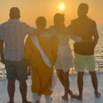 Hina Khan Instagram - Together we make a Family 👨‍👩‍👧‍👦 #Maldives #Vacay #Khans #FantasticFour #KhanSwag. PC - @pra_shant_kc
