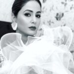 Hina Khan Instagram - 🔥🌈 #KomoliciousSwag #HoliSwag