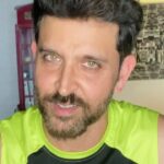 Hrithik Roshan Instagram - In the times of social distancing, while we connect online, True Fan gives you and I, a chance at a closer interface. Browse, play and connect with me for a personalized video message from yours truly :) App link in bio​ #TrueFan #StarKaYaar @truefan_official