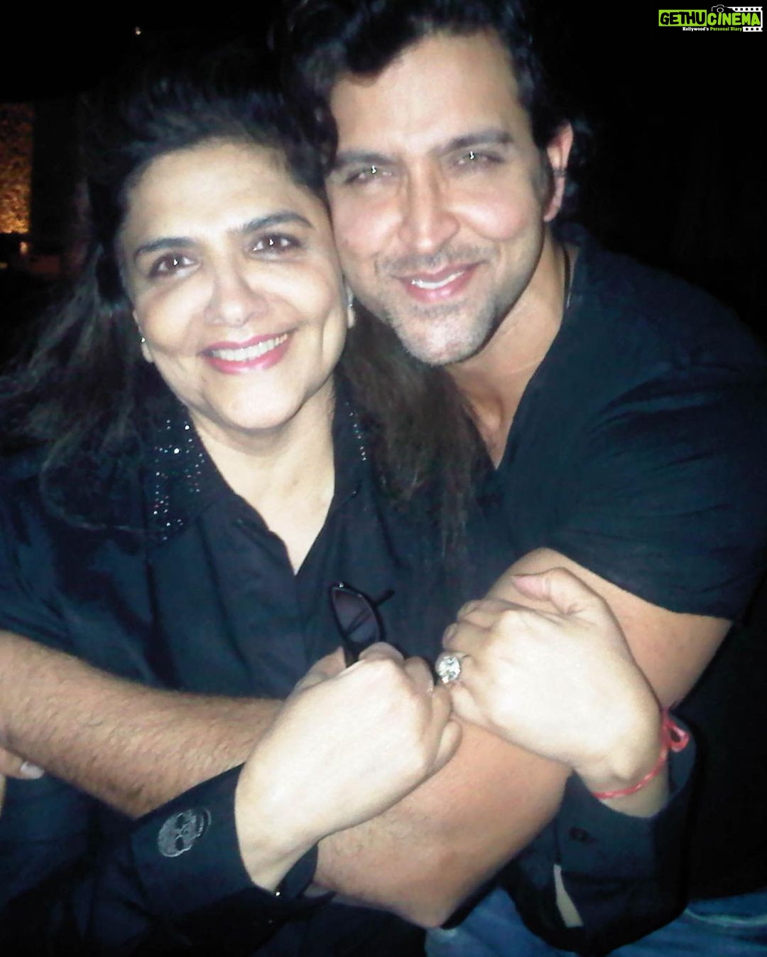 Hrithik Roshan Instagram - . I mean , what are the chances ! The sun and the moon , the fox and the peacock , all came out this morning on my mother’s birthday to meet me . Ain’t I the luckiest ! Luckiest to be born as your son. I think that’s what they were there to tell me. And luckier still to have watched and learnt from your journey mama. Know that we are soulmates. And we shall be together in every life. I love you . More than words or hugs can ever say. Happy 68th little girl !
