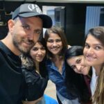 Hrithik Roshan Instagram - I really don’t think any of my days would work without the work of this team ! . Gratitude cause they make me work harder 👊. . #amazingpeople #amazingteam #amazingwomen