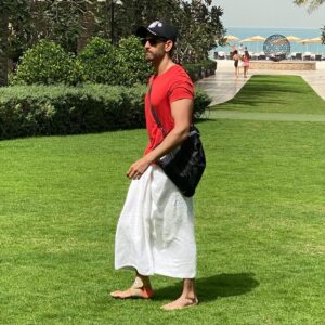 Hrithik Roshan Instagram - . Pic courtesy : @iam_sentinel . . Fashion inspiration courtesy : I guess @ranveersingh . .
