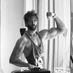 Hrithik Roshan Instagram - Bolo bollywood bicep ki jai 😬