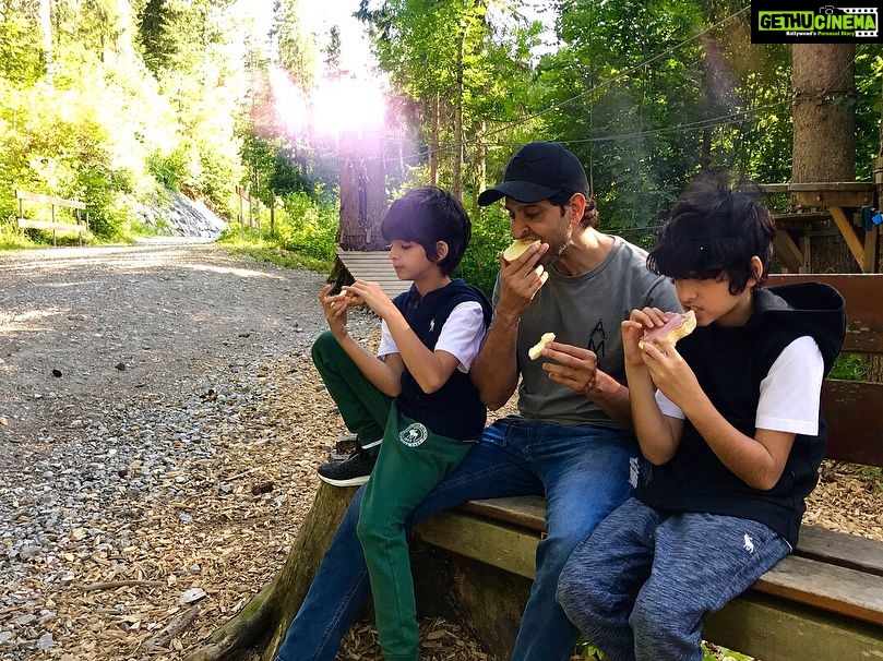 Hrithik Roshan Instagram - Walk. Road. Bench. Sit. Refuel. #takeaphoto #travellerlife #exploreeverything #dontjustexist