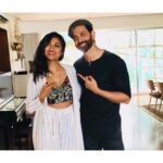 Hrithik Roshan Instagram - Ladies and gentlemen, Vidya Vox is in the house! My house! What do I say , I’m such a fan. Thank you for the music @vidyavox. Was wonderful meeting you and shankar.