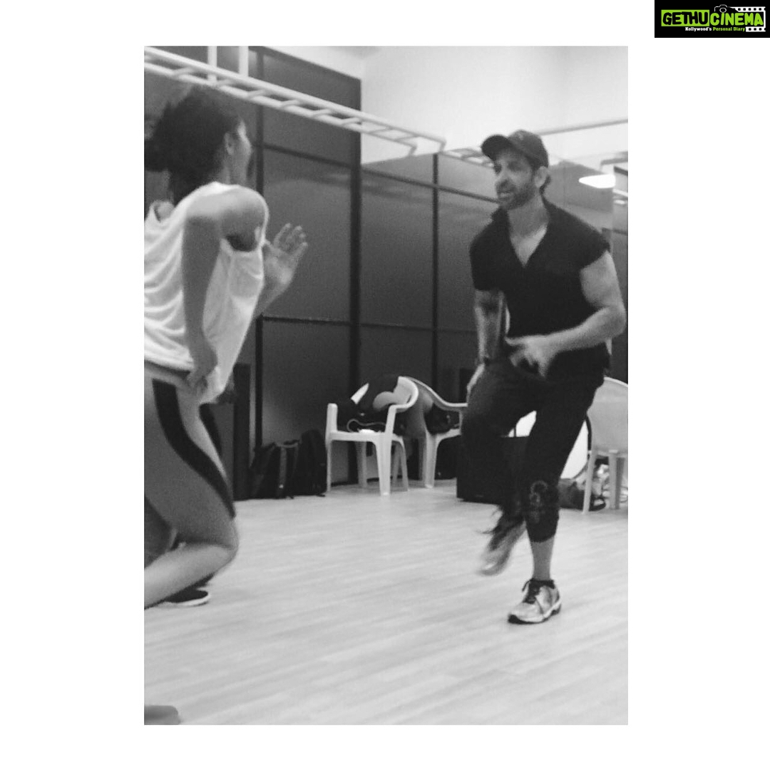 Hrithik Roshan Instagram - Ever so often there are moments when every cell of my body races past the discomfort and anxiety and comes ALIVE to the rhythm of the music when I step on the dance floor. I am fortunate to be surrounded by the energy of these heroes. #iplrehearsals #vivoipl @wizcraft_india