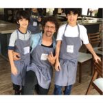 Hrithik Roshan Instagram - Garlic chicken pesto, molten chocolate and calzones. Hopefully three things they'll never pester me to get again since now they know how to make it. #cookingclassescalmcantankerouskids #sundaywellspent Flavour Diaries