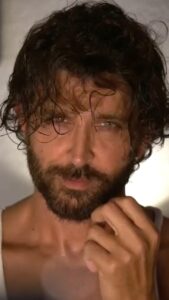 Hrithik Roshan Instagram - Aise prices na milenge dobara! 

@netflix_in has launched #HappyNewPrices, now you can watch Netflix on any device at ₹199 and on your mobile for just ₹149! #collaboration