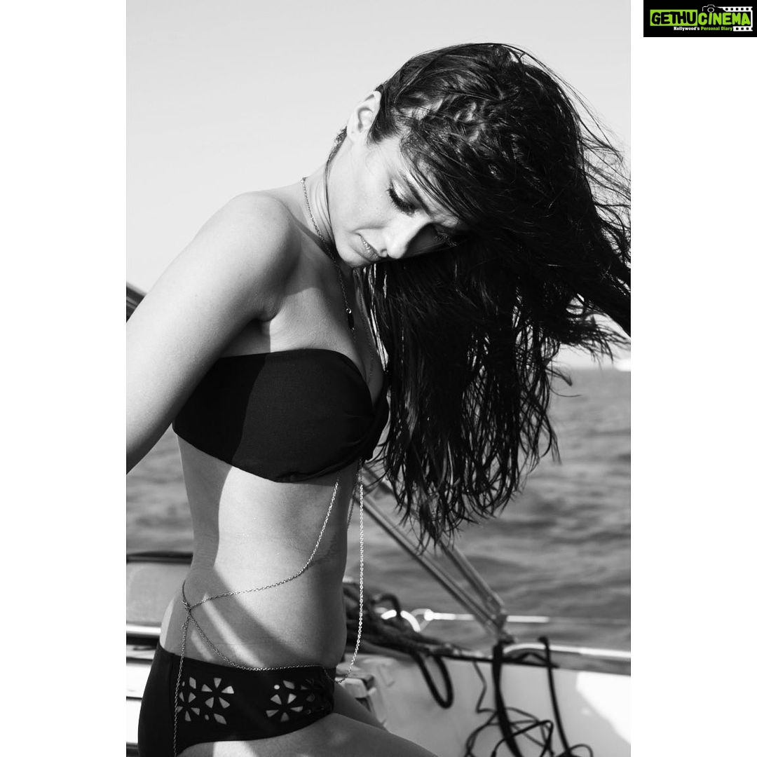 Ileana D'Cruz Instagram - I’ve always worried about how I looked. I’ve worried my hips are too wide, my thighs too wobbly, my waist not narrow enough, my tummy not flat enough, my boobs not big enough, my butt too big, my arms too jiggly, nose not straight enough, lips not full enough..... I’ve worried that I’m not tall enough, not pretty enough, not funny enough, not smart enough, not “perfect” enough. Not realising I was never meant to be perfect. I was meant to be beautifully flawed. Different. Quirky. Unique. Every scar, every bump, every “flaw” just made me, me. My own kind of beautiful. That’s why I’ve stopped. Stopped trying to conform to the world’s ideals of what’s meant to be beautiful. I’ve stopped trying so hard to fit in. Why should I?? When I was born to stand out. #nophotoshop #nobs 📸 @colstonjulian