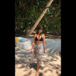 Ileana D'Cruz Instagram - Ok. Excuse me while I strut off to get a tan🚶🏾‍♀️ #tb Munjoh Ocean Resort