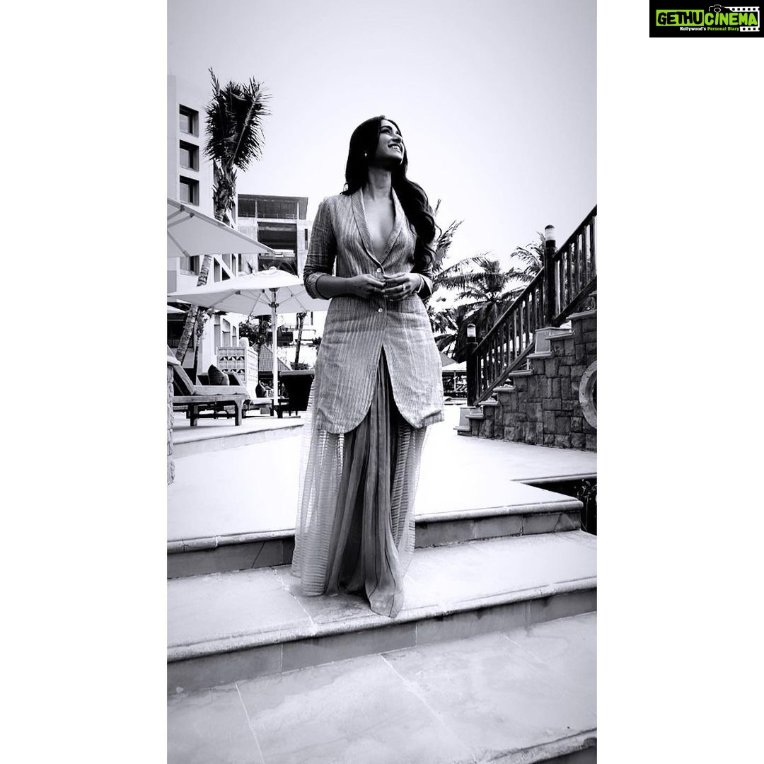 Ileana D'Cruz Instagram - @urvashikaur @diosajewels @chandiniw @divyachablani15 @themadhurinakhale @richailsaraiya @glambynam @styledbystaceycardoz