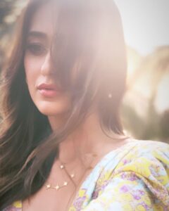 Ileana D'Cruz Instagram - Sunshine,  lollipops and rainbows 🎵 🎶 
And now you can’t get the song outta your head. You’re welcome. 😊