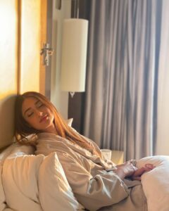 Ileana D'Cruz Instagram - That feeling when you’re done with work 🖤 📸 @stacey.cardoz 💕
