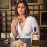 Ileana D'Cruz Instagram - Love this #collaboration with TOKI - The Japanese Blended Whisky from The House Of Suntory. TOKI means “time” in Japanese – bridging the traditional soul of Japan with the contemporary evolving new Japan. It is a vivid blend of luxurious whiskies from Japan’s most iconic distilleries - Yamazaki, Hakushu and Chita. Enjoying my weekend with a glass of Toki Whisky that celebrates the true spirit of Japan - its #TokiTime ! I’m pairing this delectable plate of sushi with my Toki! • • • #toki #suntorytoki #yamazaki #hakushu #chita #japanesecraftsmanship #tokitime #HouseOfSuntory #suntorytime -Drink Responsibly -The content is for people above 25 years of age only Dashanzi