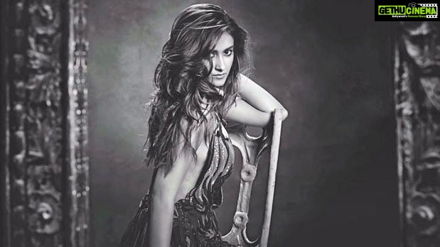 Ileana D'Cruz Instagram - मूड #mood 📸 @rohanshrestha 💥
