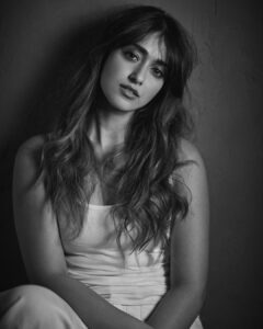 Ileana D'Cruz Instagram - Long languorous days 🖤 • 📸 @rohanshrestha
