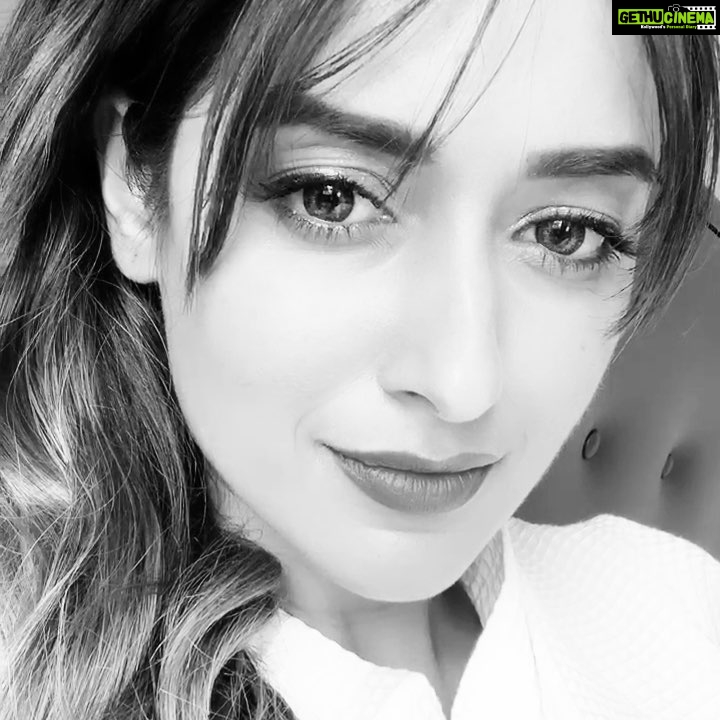 Ileana D'Cruz Instagram - you are worthy. you are whole. you are holy. you are beautiful. you are magic. you are all the things you wish you were, and all the things you prayed you’d be. - Joel Leon. ✨✨✨