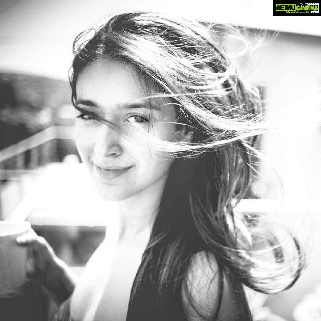Ileana D'Cruz Instagram - I sure do love coffee