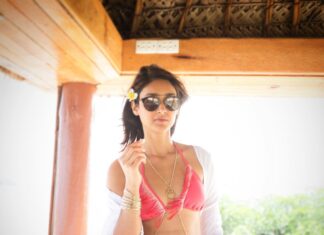 Ileana D'Cruz Instagram - 🐷 📸 @andrewkneebonephotography