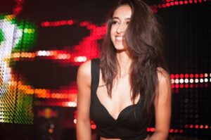 Ileana D'Cruz Instagram - 9MILLION LOVE!!!! You guys!!!! 😍😍😍😍😍😍😍♥️♥️♥️♥️♥️♥️♥️ 📸@andrewkneebonephotography
