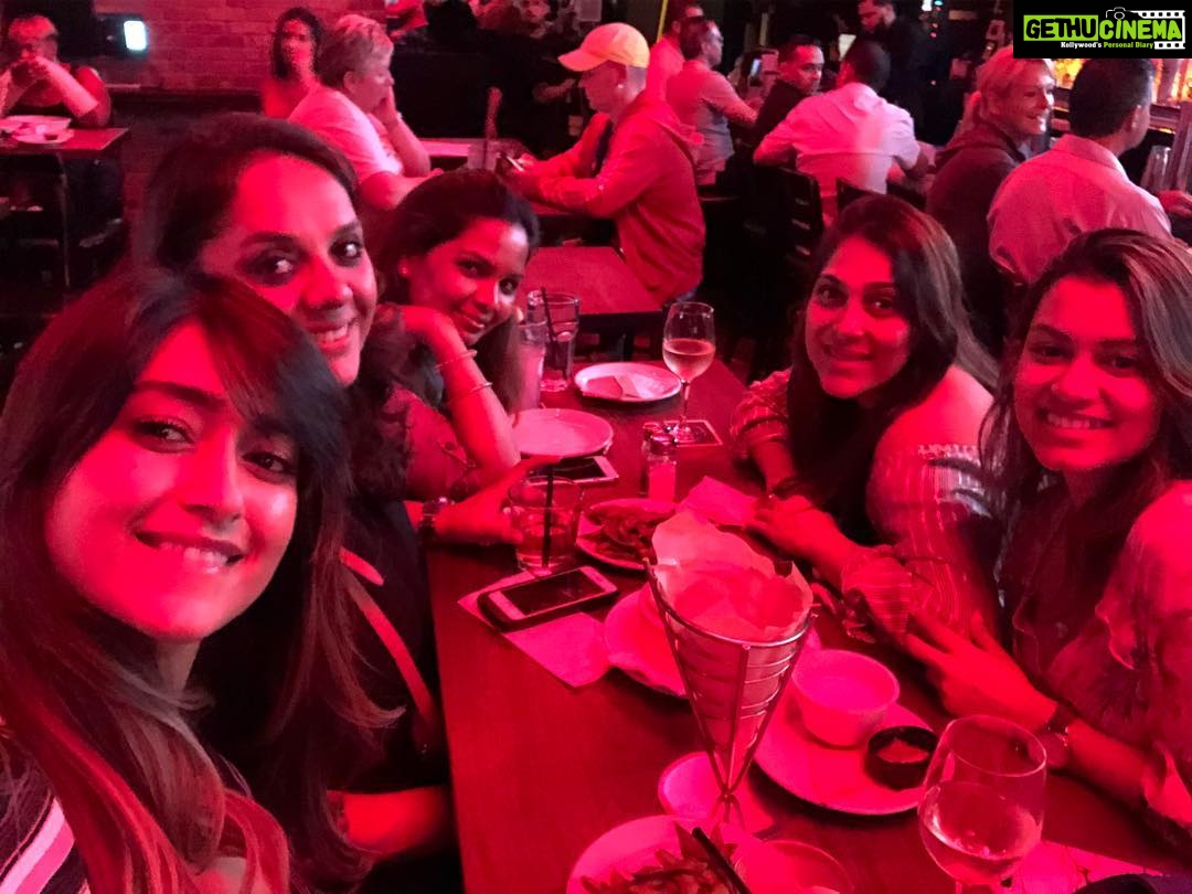 Ileana D'Cruz Instagram - Girls night out 👯♀️👯♀️