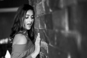 Ileana D'Cruz Instagram - When he says act natural 💁🏻‍♀️🤷🏻‍♀️ 📷@andrewkneebonephotography