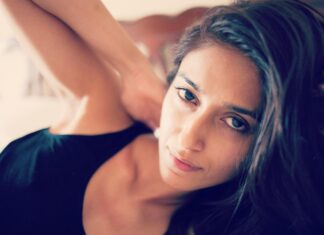 Ileana D'Cruz Instagram - G’morning 🙂 📷 @andrewkneebonephotography
