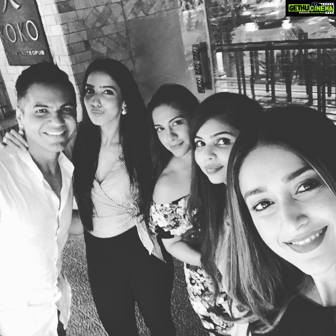 Ileana D'Cruz Instagram - When it's ur main girl's birthday @pvijan 😈 #squad #squadfrickingoals #mybae #bff #mybestieisbetterthanyours #crazies KOKO