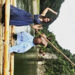 Ileana D'Cruz Instagram - Turn phone ⬅️ that-a-way 🤦🏻‍♀️🤷🏻‍♀️ #lovedthistoomuchnottopostit #bilibiliraft #shenanigans #fijinow #ileanainfiji #flyingfiji #etpt Navua River Fiji
