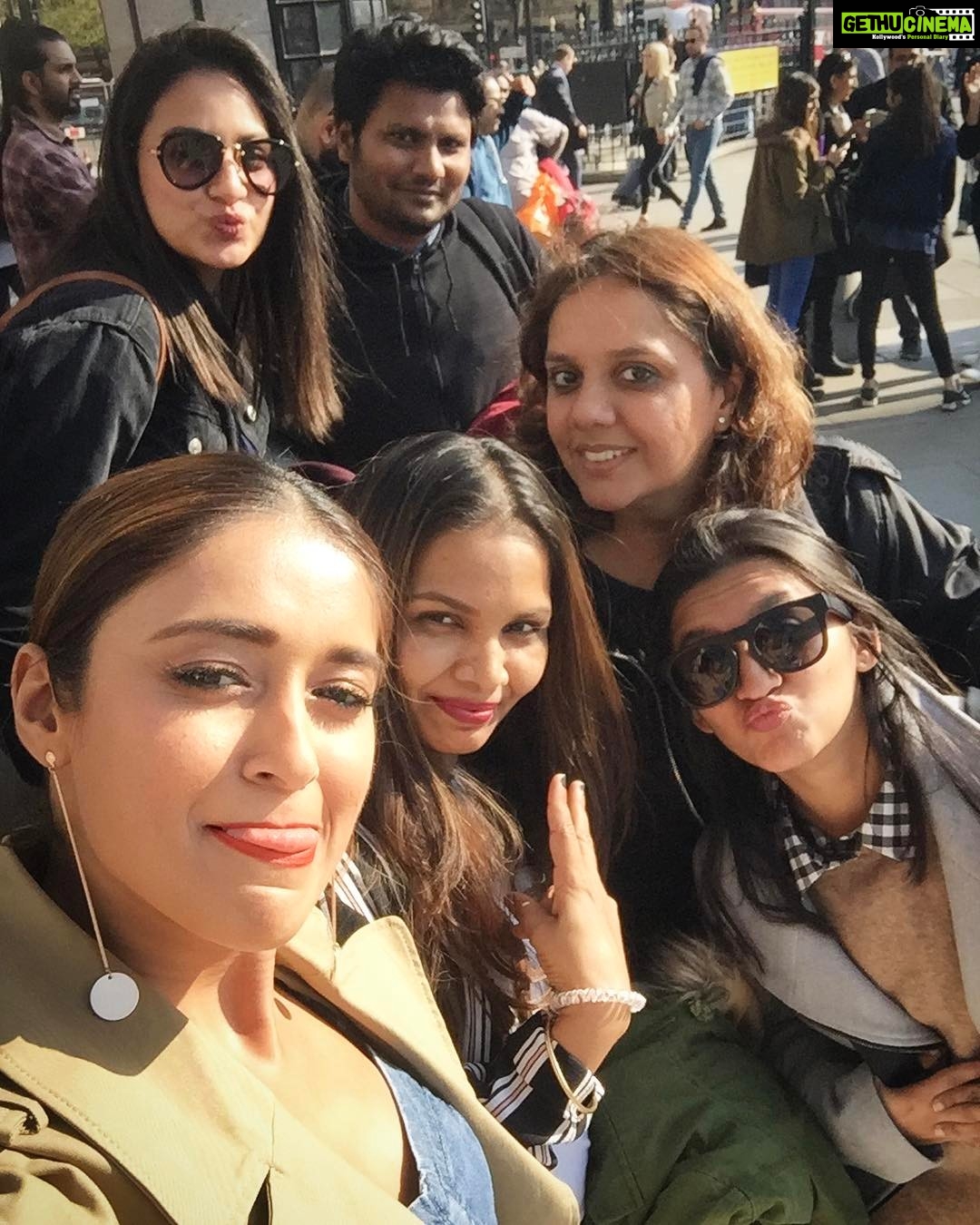 Ileana D'Cruz Instagram - The faces who make me happy and make work seem like a breeze ❤ #team #mysquadisbetterthanyours #squadgoals #happyness Trafalgar Square