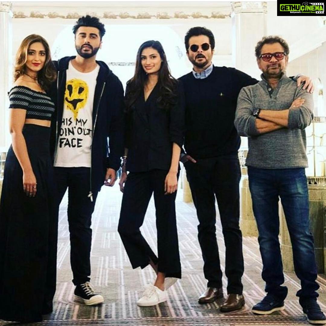 Ileana D'Cruz Instagram - Team Mubarakan! #mubarakaninlondon