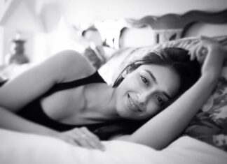 Ileana D'Cruz Instagram - Sundays r meant for lazing around 😊