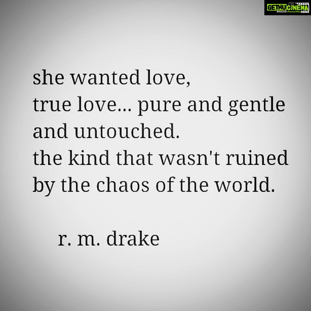 Ileana D'Cruz Instagram - Untainted. ❤️ #bedtimemusings #pensive #brainneedstoshutdown #rmdrake