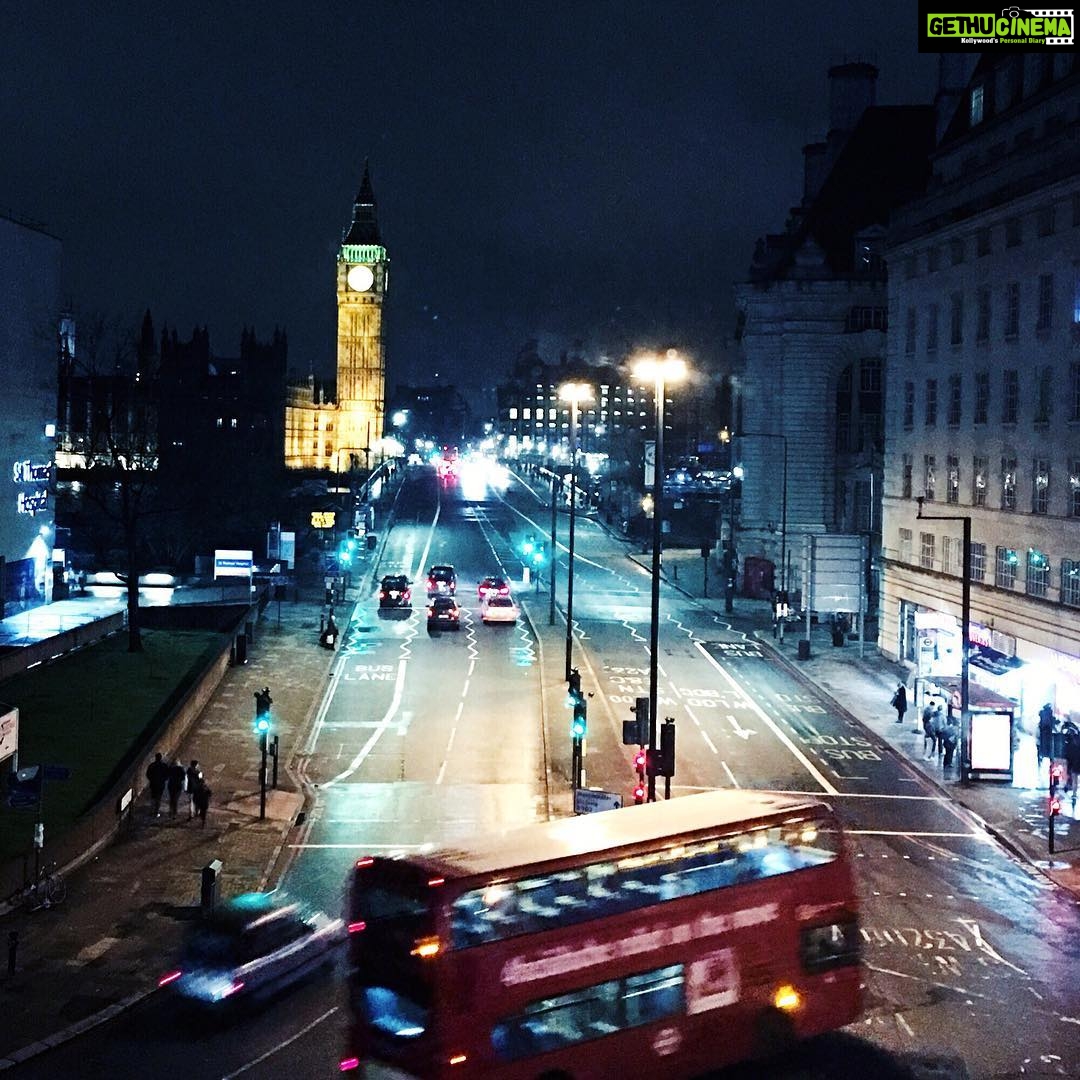 Ileana D'Cruz Instagram - Spent some time in London last month n it was absolutely lovely! Decided to give social media a break n just walked all along Oxford street onwards to Regent street n boy was it wonderful to just go unnoticed in the crowd ❤️ London n Londoners u were wonderful! So warm n friendly, quite the contrast to the blustery icy weather! #londondiaries #lonegirl #bloodycold #butbloodyawesome Park Plaza Westminster Bridge London