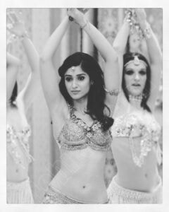 Ileana D'Cruz Instagram - Ahhh those days! #tbt #bellydancingdays #lovemyjob #lovefakingbeingadancer 😛😋
