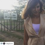 Ileana D'Cruz Instagram - Really super proud of this girl!!! @nargilove love how u support the things that really matter! Big hugs to u!! 😘❤️😍 #Repost @nargilove ・・・ At the gates of where Sudan is staying. #olPejeta #kenya #Sudan #lastmaleStanding OMG I'm nervous. 😊🙈🌈♥️
