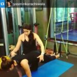 Ileana D'Cruz Instagram - Burning it bodhi style with @yasminkarachiwala 👊🙅 Yasmin Karachiwala's Body Image