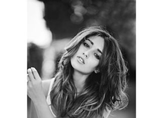 Ileana D'Cruz Instagram - Most girls: “I hang out with guys. There’s less drama.” Me: “I hang out with myself. There’s no drama and I don’t have to wear pants.” @nerdswithvaginas 📸 @rohanshrestha