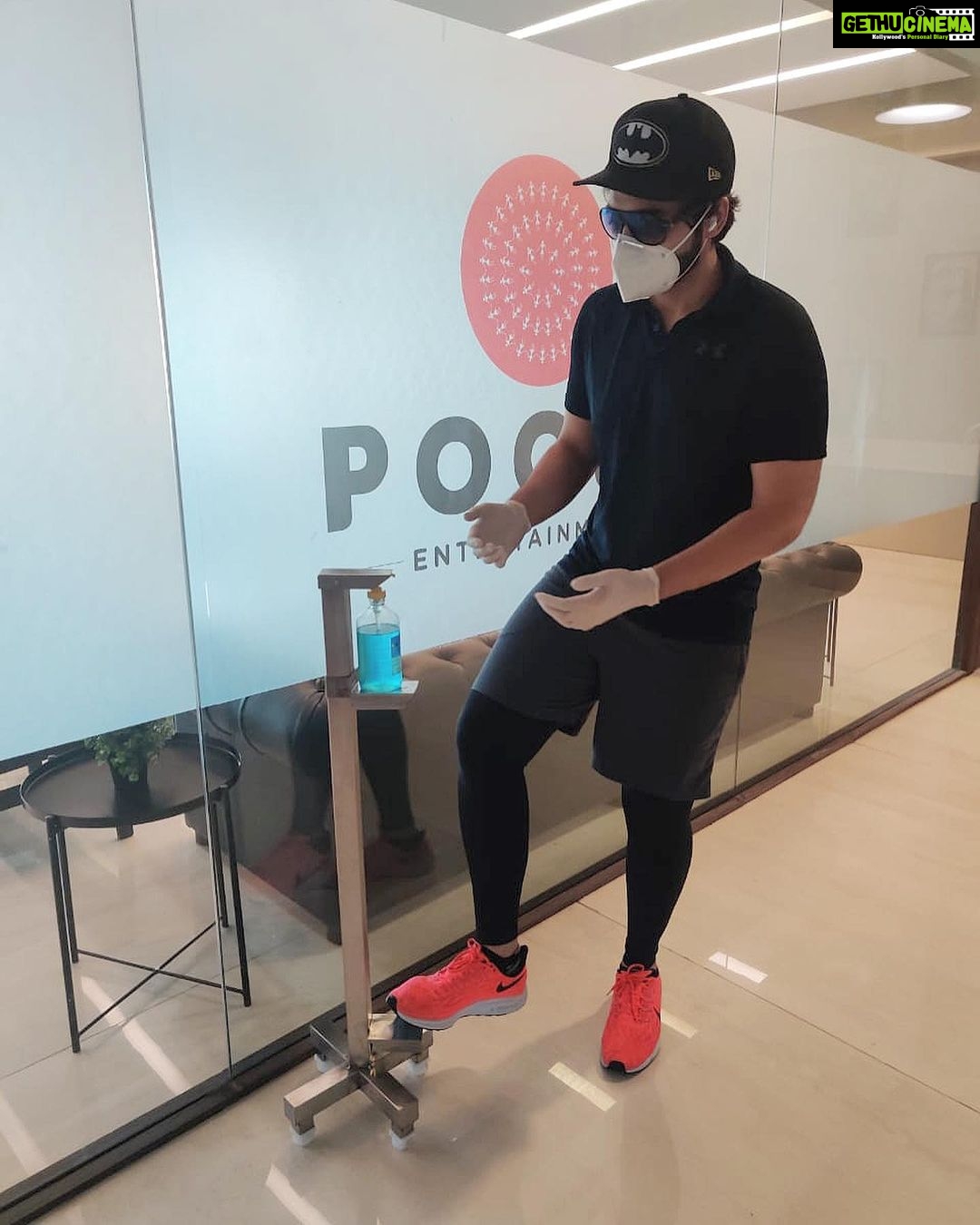 Jackky Bhagnani Instagram - Finally! First day at work after more than 3 months. Such a good feeling. #showmustgoon #wearmask #sanitize #keepdistance #Socialdistancing #PrecautionsTaken #besmartbesafe Mumbai, Maharashtra