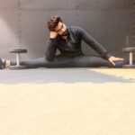 Jackky Bhagnani Instagram – Its not a workout post.
Just trying to think what to do next !! 🙄
#QuarantineLife #StayHome #StaySafe #HomeQuarantine