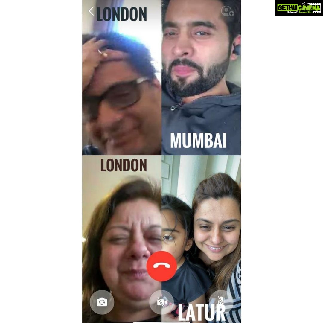 Jackky Bhagnani Instagram - In times like these you realise even more the importance of Family! ❤️ #QuarantineLife #SocialDistancing #SpreadLove #FamilyNo1