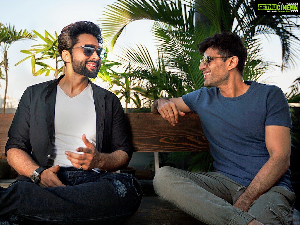 Jackky Bhagnani Instagram - Delighted to announce the remake of #TheBurningTrain in association with my dear friend @junochopra. A classic by Ravi Chopra sir. Hope we do justice to the magic that he created years ago. #vashubhagnani @deepshikhadeshmukh @pooja_ent #BRFilms