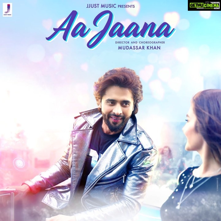 Jackky Bhagnani Instagram - Our new single #AaJaana, the celebration song is finally out! Hear it only on @JioSaavn in the stunning voices of @darshanravaldz and @prakritikakar. Music by most talented @dj.lijo and @djchetas featuring @sarah.anjuli. @beingmudassarkhan