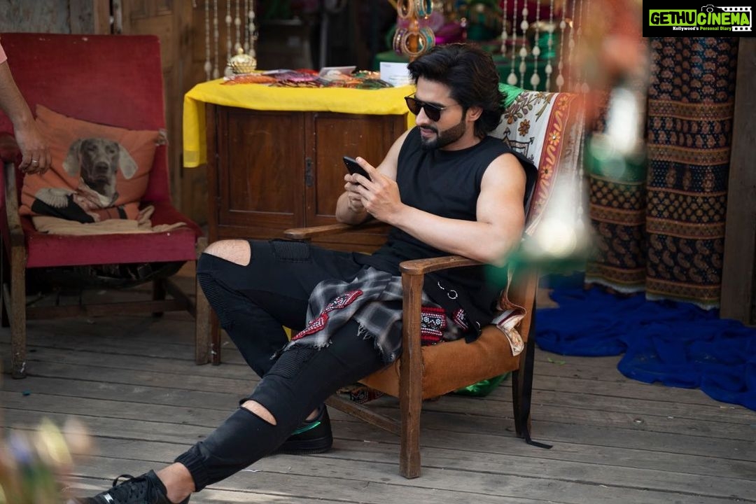 Jackky Bhagnani Instagram - Aaj ki taza khabar kya hai?