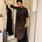 Jackky Bhagnani Instagram – दिवाली वाइब्स🎆✨ Wearing- @shantanunikhil 
Hair- @iamjavedsheikh