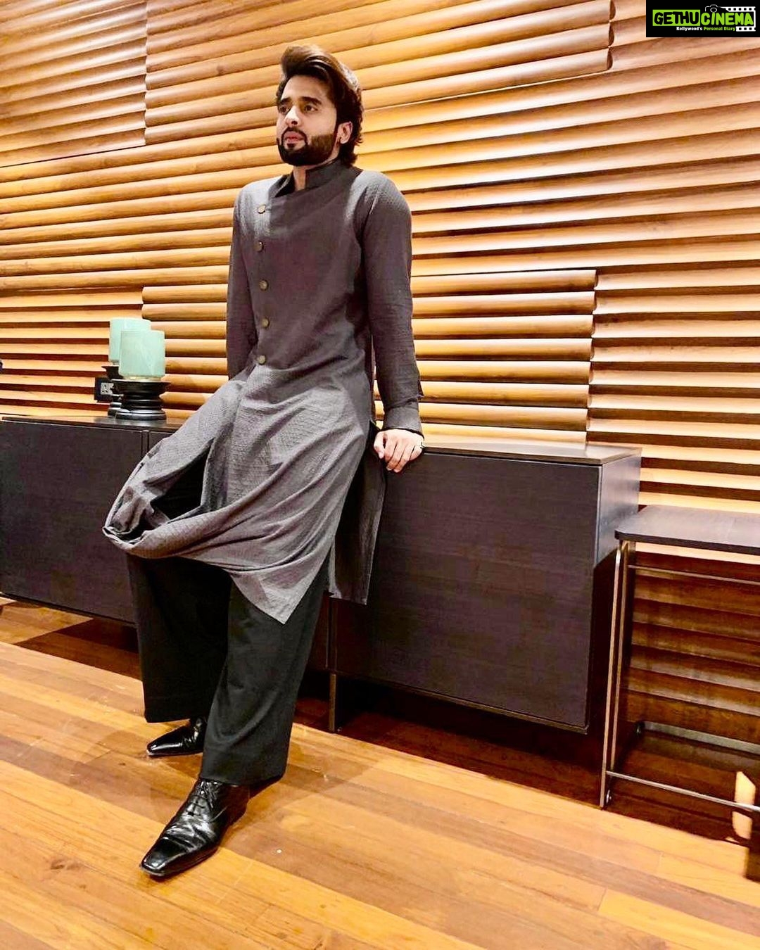 Jackky Bhagnani Instagram - Festive vibes✨ . Outfit- @shantanunikhil