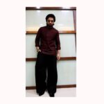 Jackky Bhagnani Instagram - क्या देख रहे हो? 👀 Maroon: Kurta and bundi @kunalaniltanna Custom wide trousers Styled by @rishabhk24 Assisted by @mallaikaa07 📸: @zoobiy_ludhani