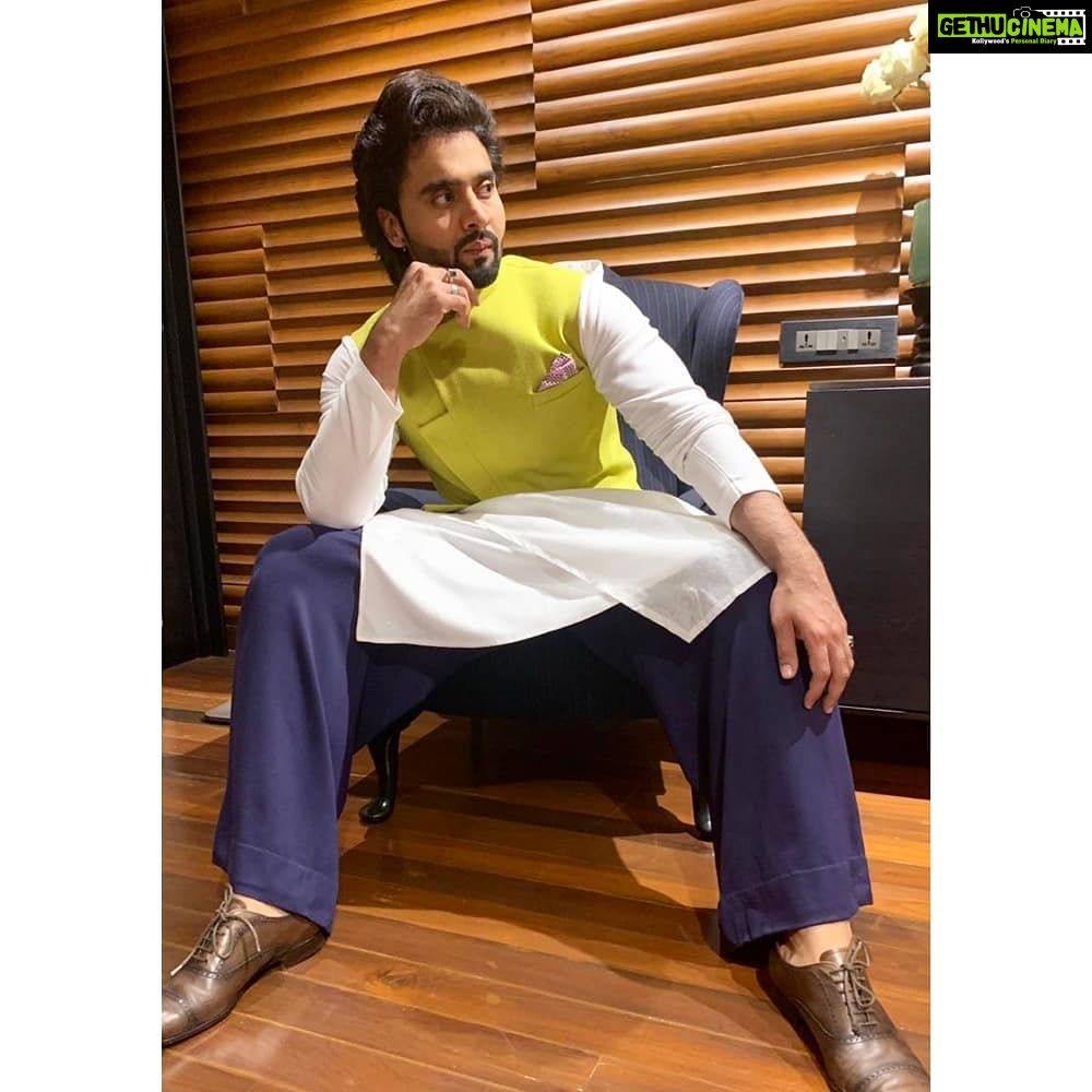 Jackky Bhagnani Instagram - Just love this outfit. Designed by one of the most talented young designer. This one speaks of style and comfort. My brother @deepakparwani kya baat hai !! Proud of youu 🤗
